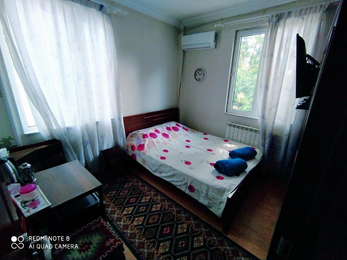 Auberge de jeunesse Rose House à Tbilissi Extérieur photo